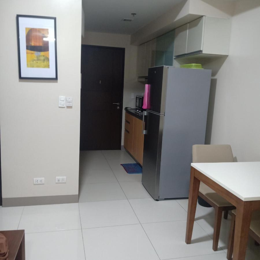 One Uptown Opposite Of Grandhyatt Hotel Manila Taguig City Exteriör bild